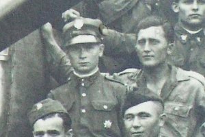 pre war polish army regiment badge.JPG