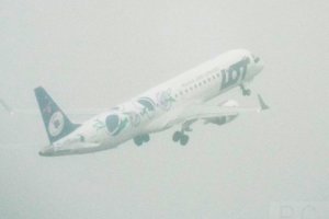 lot polish airlines embraer 195 sp-lnc flight operations chopin 2020.JPG