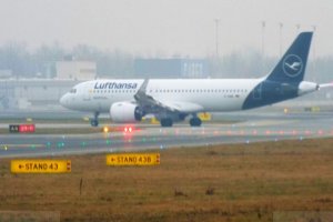chopin airport lufthansa a320 d-aink 17. 01. 2020.JPG