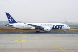 aviation photography przemyslaw chorazykiewicz pll lot b 787 sp-lrc dreamliner chopin 2020.JPG