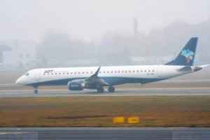 samolot odrzutowy e 195 pll lot jet aircraft.JPG