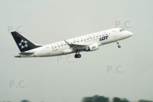 embraer 170 star alliance lot sp-ldk fot. przemyslaw chorazykiewicz.JPG