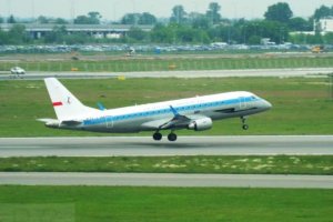 sp-lim polskie linie lotnicze lot flying is beautiful.JPG