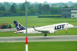 embraer 170 sp-ldh 23. 05. 2019.JPG