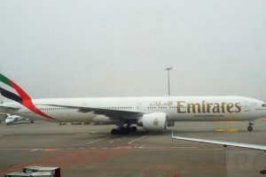 b 777 emirates big jet a6-ent warsaw chopin january 2020.JPG