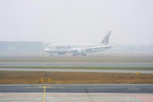 Boeing 777 Emirates A6-ENT, Boeing 787 Dreamliner Qatar Airways A7-BCH Chopin 17. 01. 2020