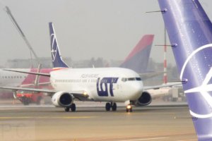 10 march 2020 chopin airport news b 737 sp-llg last flight.JPG