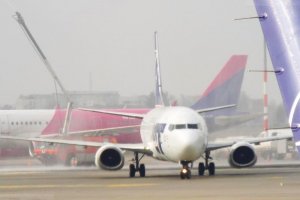boeing 737 jet warsaw chopin airport sp-llg march 2020 b 737 spllg.JPG