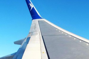 boeing 737 blue air sp-lua winglet logo splua.JPG