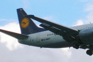 boeing b 737 d-abxy lhr hof dabxy 2007.jpg