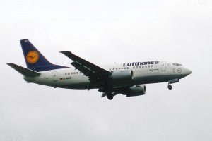 heathrow airport 2007 egll lufthansa b 737 d-abit.JPG