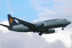 lufthansa b 737 d-abxy heathrow dabxy.jpg