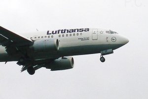 boeing b 737 d-abit neumunster lhr 2007 lufthansa.JPG