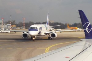 Chocolate Plum Solidarnosc Colian Sliwka Naleczowska PLL LOT E 195 SP-LNC Chopin 10. 03. 2020