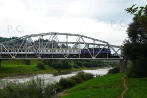 przemysl path under railway bridge.JPG