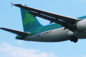 ei-dem aerlingus a320 heathrow 2007.jpg