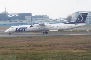 warsaw chopin airport q400 sp-eqd march 2020.JPG