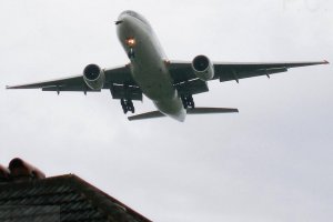london heathrow b 777 jet hl7700 asiana.jpg