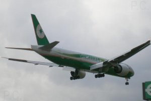 aviation photos b 777 eva air b-16702 lhr.JPG