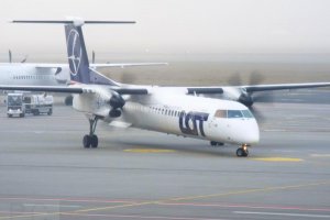 q400 sp-eqb chopin airport 17. 01. 2020 speqb.JPG