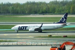 sp-lwd fotografia lotnictwo historia boeing b 737 pll lot.JPG