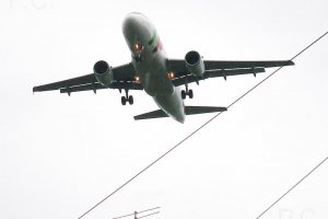 cs-ttj airbus a319 tap air portugal lhr.jpg