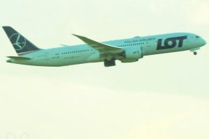 sp-lsg b 787 dreamliner splsg pll lot july 2020.JPG