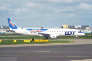 E 195 SP-LNB PLL LOT Warsaw Chopin 7. 07. 2020 Goplana Grzeski Sweet Snacks