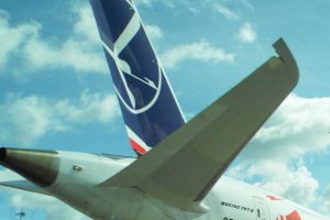 polskie linie lotnicze lot logo sp-lrh b 787 dreamliner.JPG