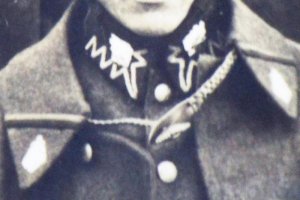 zig-zag collar polish army scalloped 5 psp.JPG