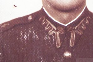 polish-army-uniform-collar-zig-zag.JPG
