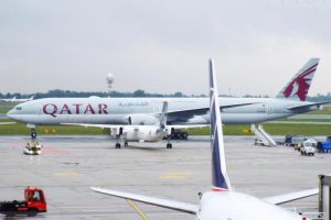b777-qatar-jet-odrzutowiec-warsaw-warszawa.JPG