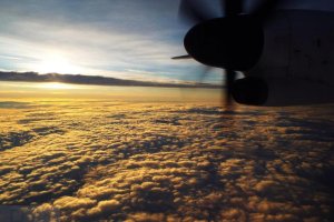 rzeszow-warszawa-morning-flight-sunrise-clouds.JPG