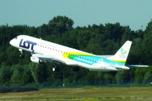 warmia-mazury-lot-samolot-embraer-195.JPG