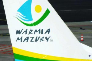 reklama-warmia-mazury-samolot-embraer-pll-lot.JPG
