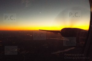 nocny lot poznań warszawa