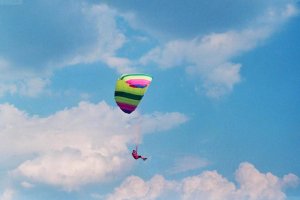 przemysl-chorazykiewicz-paraglider-flying.JPG