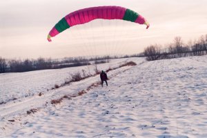 paraglider-landing-luczyce-przemysl.JPG