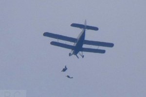 skoki-spadochron-an-2-pc-krosno.JPG