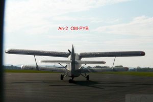 an2-ompyb-widok-z-tylu-jumbojets.JPG