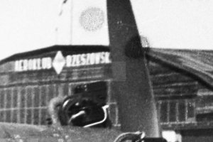 aeroklub-rzeszowski-hangar-historia-pc.JPG