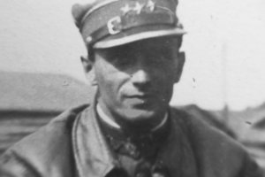 Kpt. pil. Antoni Konopka kpt. pil. Antoni Poznański por. pil. Jerzy Weber Lwów 1920