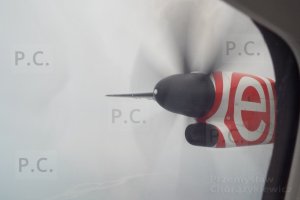 śnieg na kołpaku śmigła w lipcu Q400