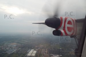 Bombardier z wypuszczonym podwoziem