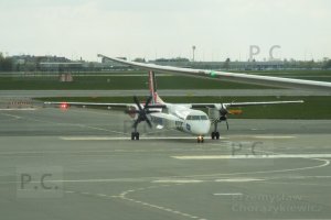 Dash DHC 8 photograph higherthanjumbojets.pl