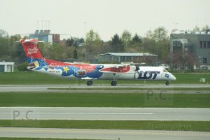Chopin DHC 8 taxying Bombardier Dash Q 400 Poland