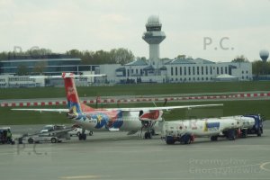 Bombardier LOT Q 400 Ptasie Mleczko yummy yummy higherthanjumbojets.pl