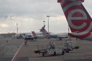 chorążykiewicz lotnisko fotografia lotnictwo dash q 400 higherthanjumbojets.pl