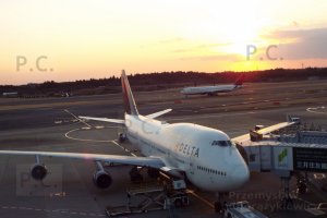 Lotnisko Tokio-Narita 10 i 11. 03. 2017 Boeing B 747 Jumbo Jet (w tym zachód słońca)